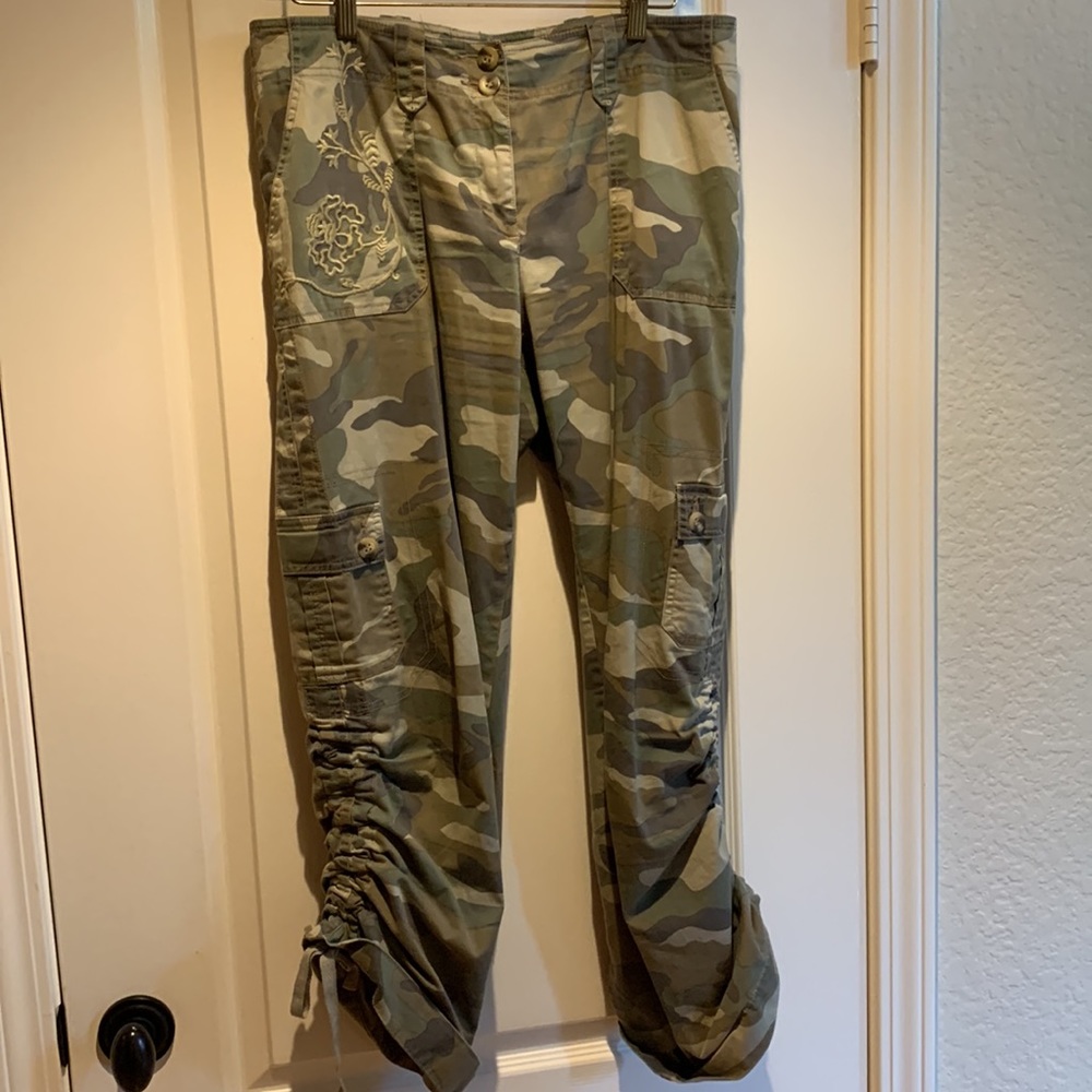 Camo Cargo Pant EUC size 12